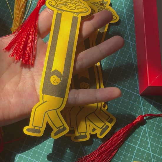 The mundane Brighton gift shop - different shape pasta falling video animation - Pasta Bookmarks - Gift for pasta lover - Gift for foodies